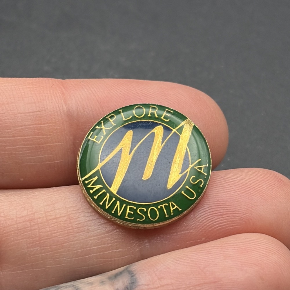 Explore Minnesota USA Lapel Hat Pin Green Blue Gold Tone Round Souvenir Vintage
